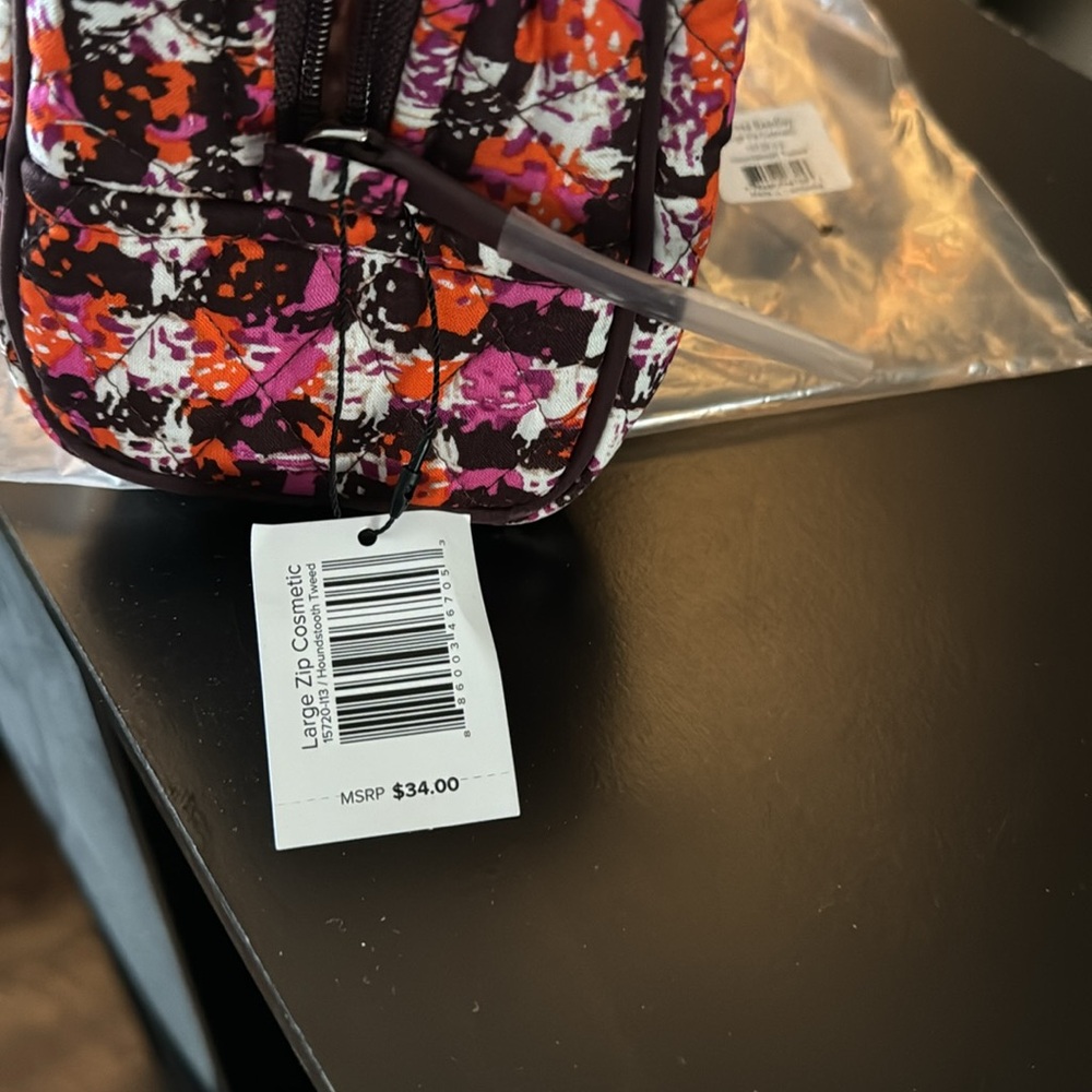 Vera Bradley large zip cosmetic. Plastic lined - Picture 5 of 5